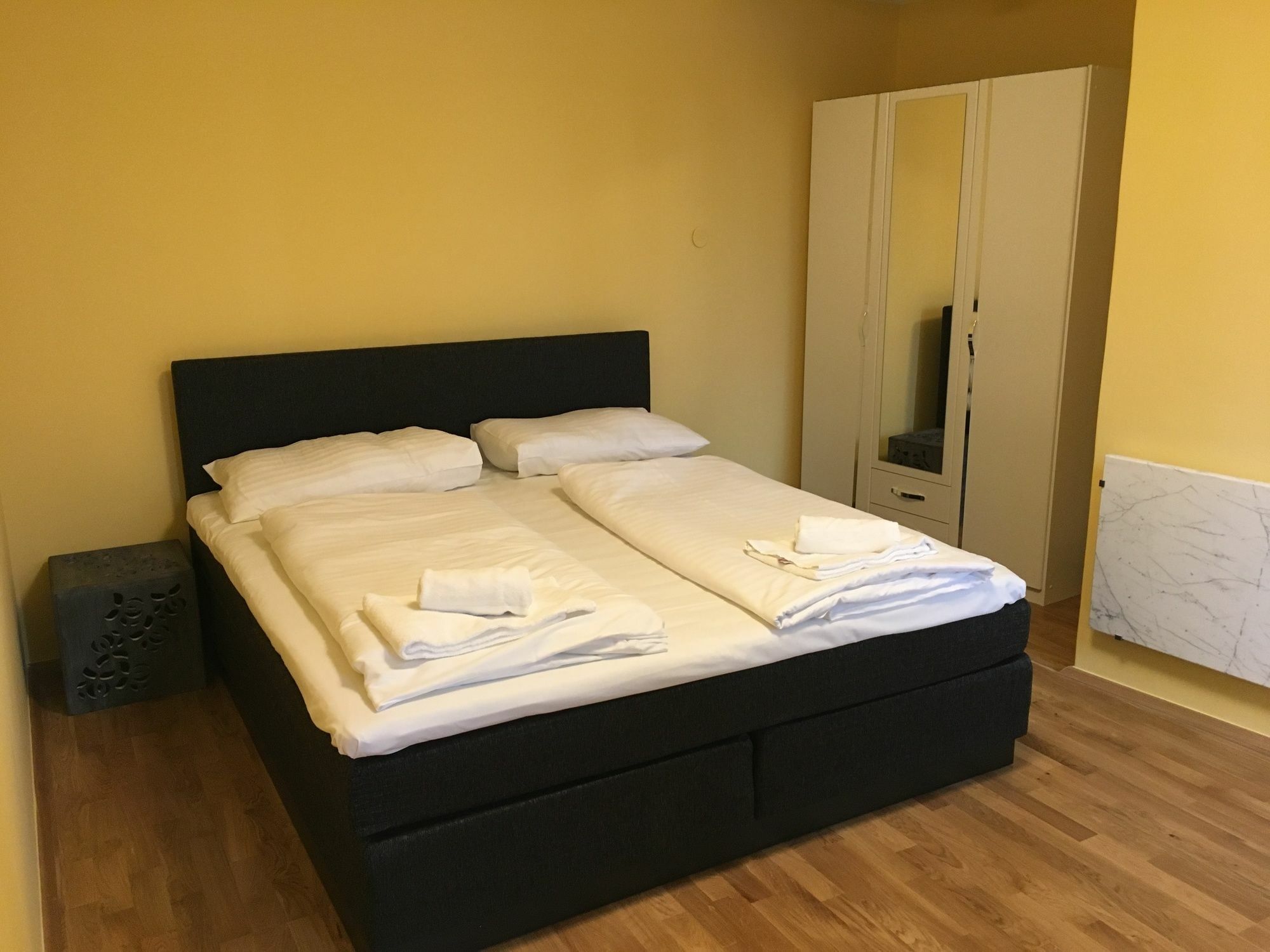 Vienna Downtown River Apartment Екстер'єр фото